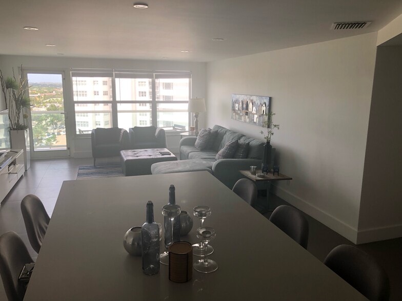 Building Photo - 3550 Galt Ocean Dr