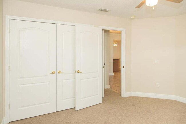 Building Photo - Spacious 3-Bedroom Sanctuary in gated comm...