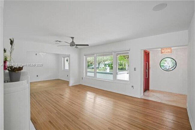 Building Photo - 1436 Mantua Ave