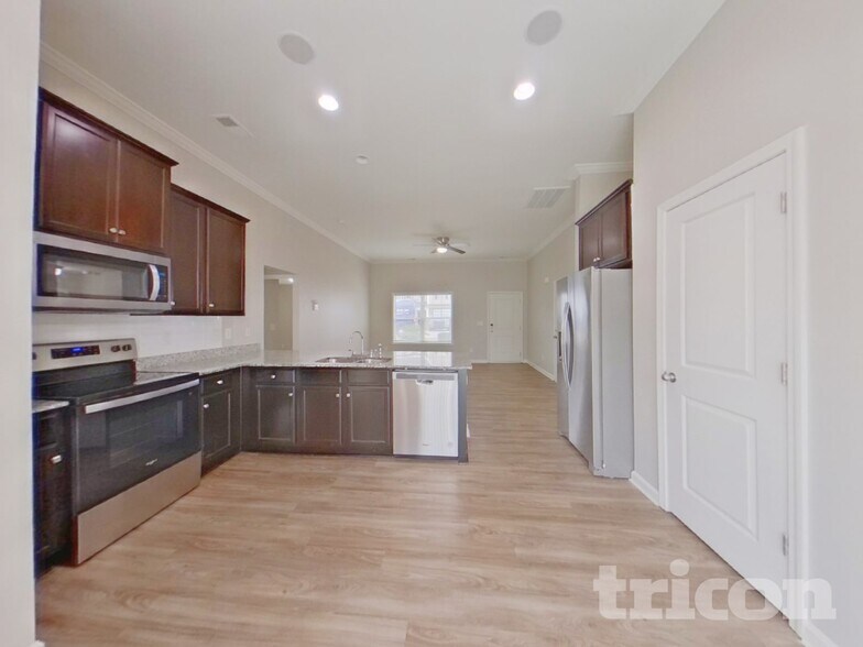 Building Photo - 333 Finch Ln