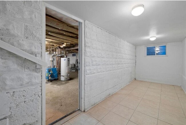 Building Photo - 28 Conklin Ave