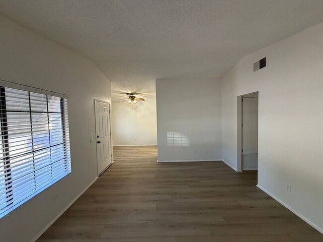 Building Photo - 28244 Encanto Rd