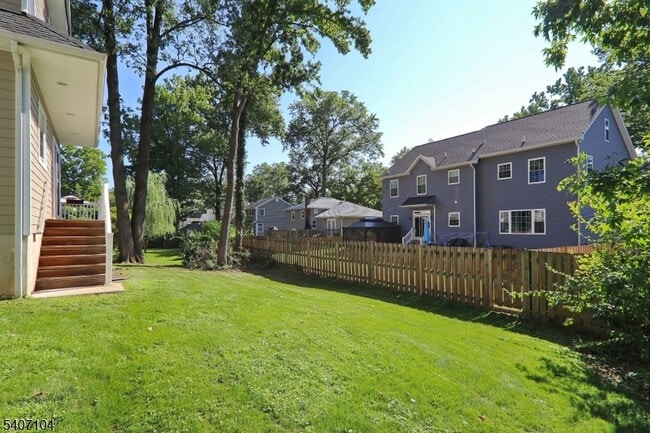 Building Photo - 2114 Elizabeth Ave