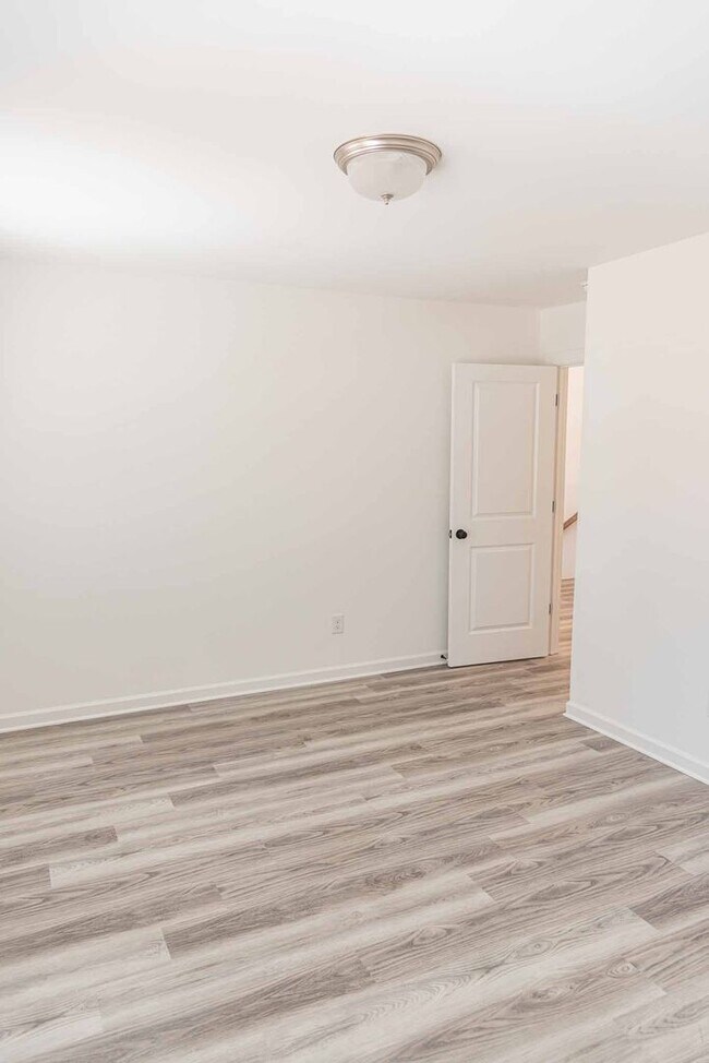 Building Photo - BRAND NEW SINGLE FAMILY HOME IN LOGANVILLE