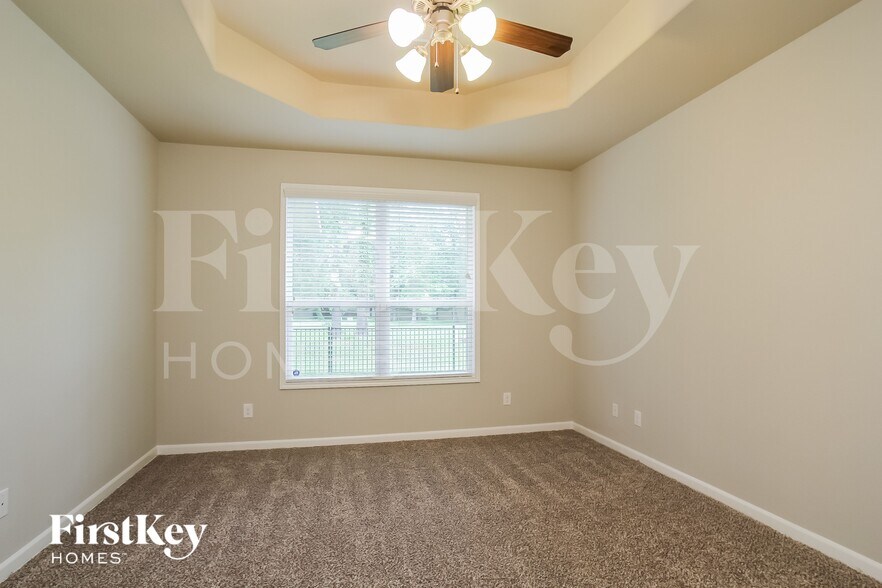 Building Photo - 16106 Broadwater Dr
