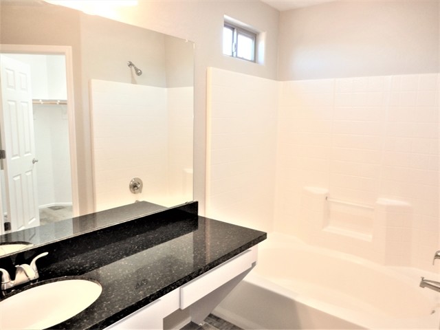 Building Photo - 4889 S Mosley Dr