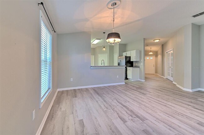 Building Photo - 5046 Gato Del Sol Cir