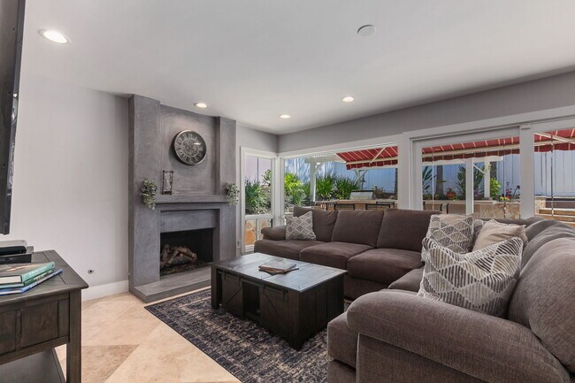 Building Photo - 7446 Trigo Ln