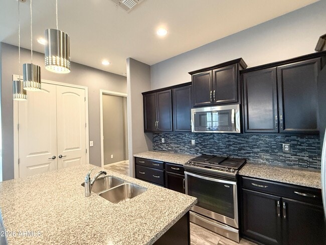 Building Photo - 20618 W Edgemont Ave