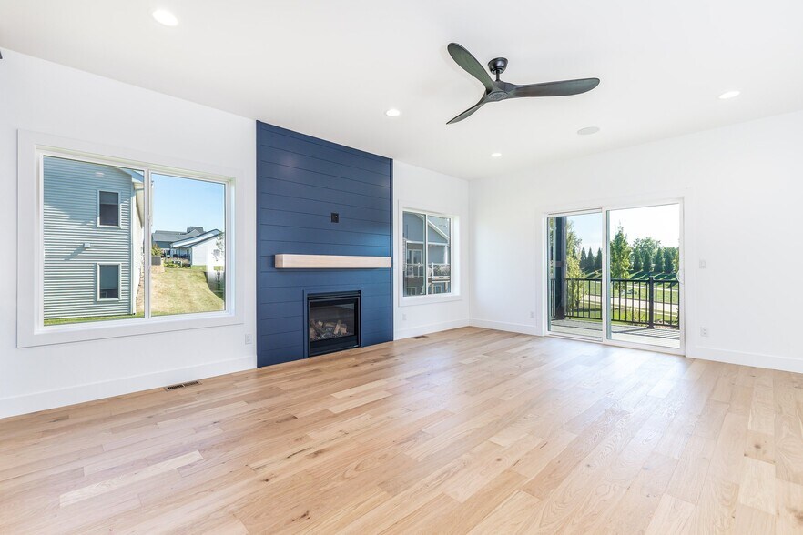 Building Photo - 1380 Autumn Ridge Ln
