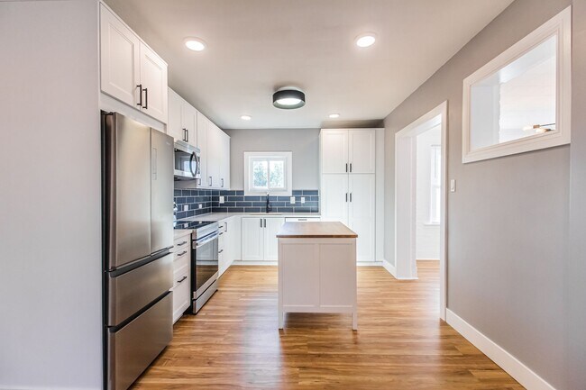 Building Photo - 4099 Fillmore St