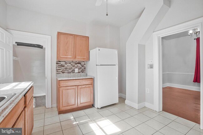 Building Photo - 508 Cording Ave
