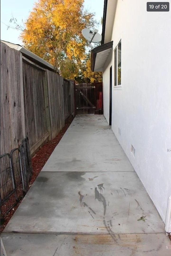 Building Photo - 118 Azucar Ave