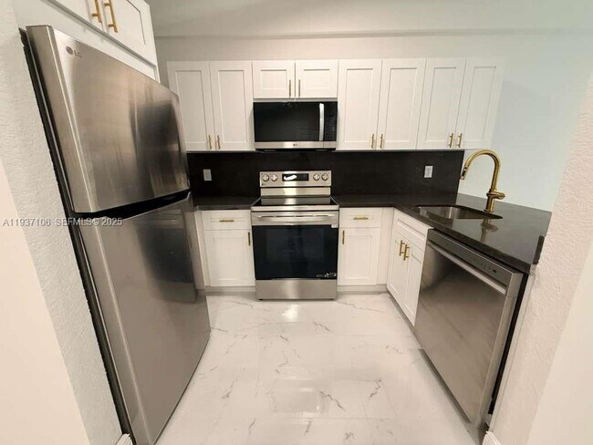 Building Photo - 1300 Wiley St