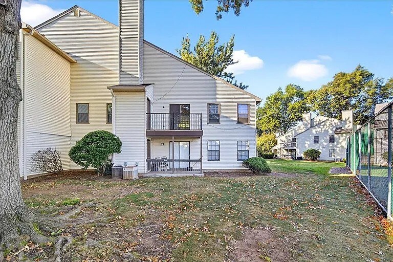 Building Photo - 1002 Woodbridge Commons Way