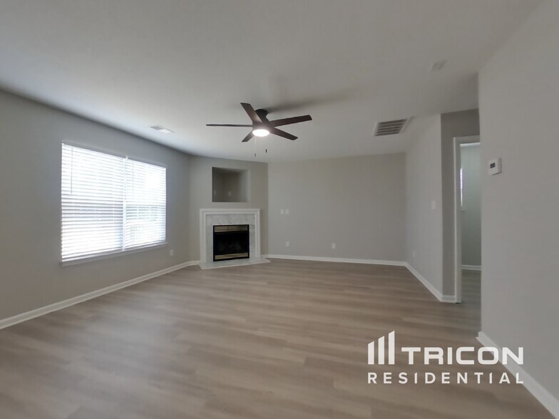 Building Photo - 4635 Christenbury Hills Ln