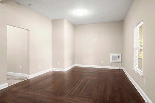 Building Photo - 4902 McKinney St