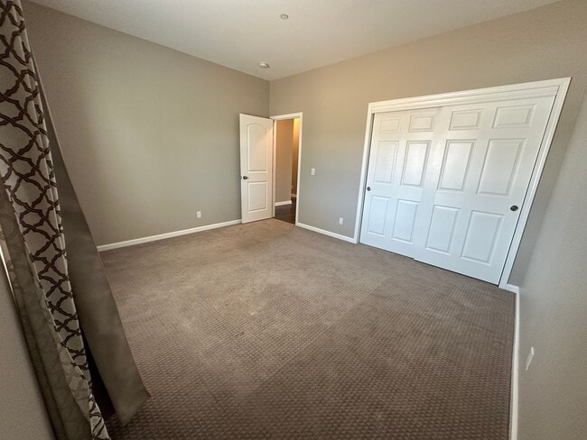 Building Photo - 58064 Bonanza Dr