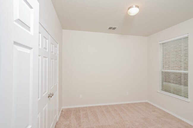 Building Photo - 1606 Desert Candle