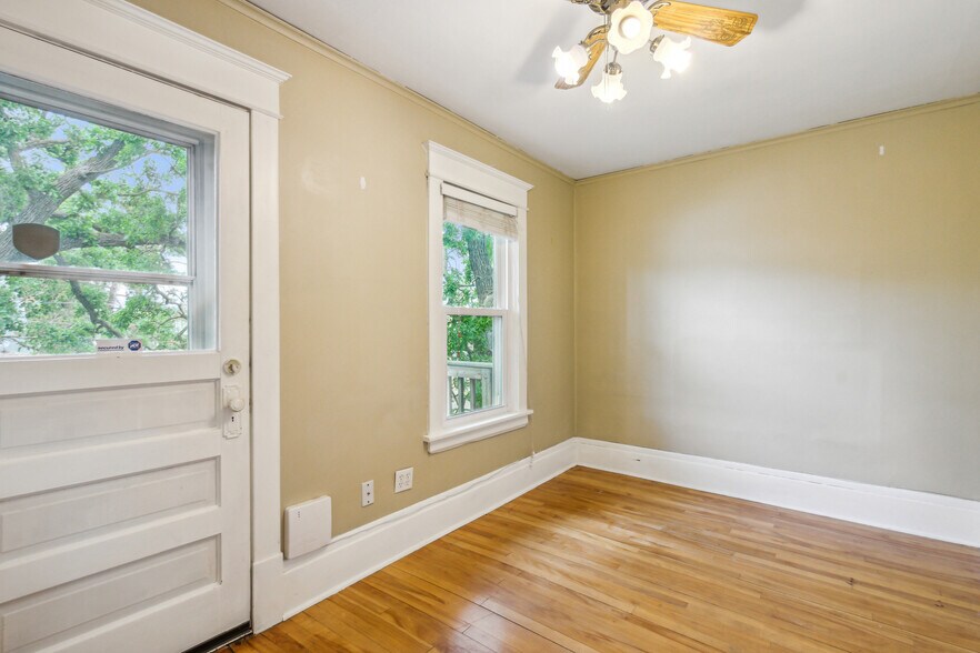 Building Photo - 1597 Lafond Ave