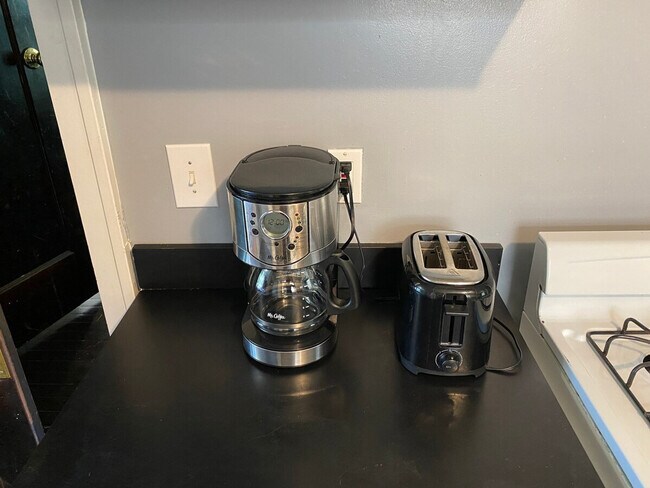 Building Photo - 988 Nela View Rd