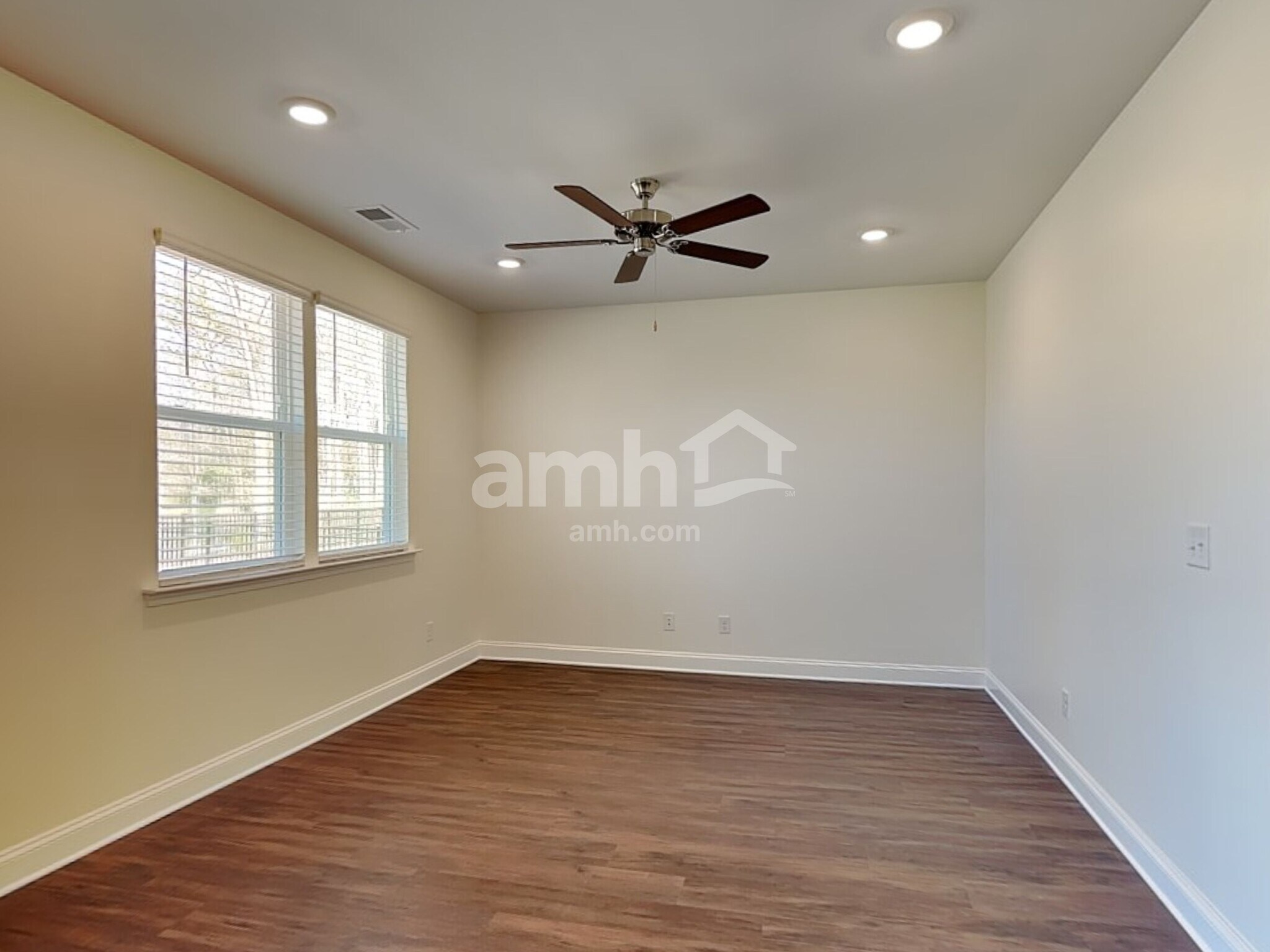 Building Photo - 625 Rivermist Dr