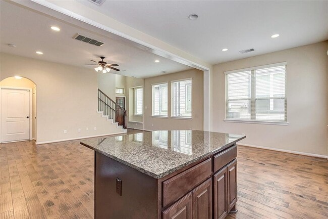 Building Photo - 16 Cheswood Manor Court