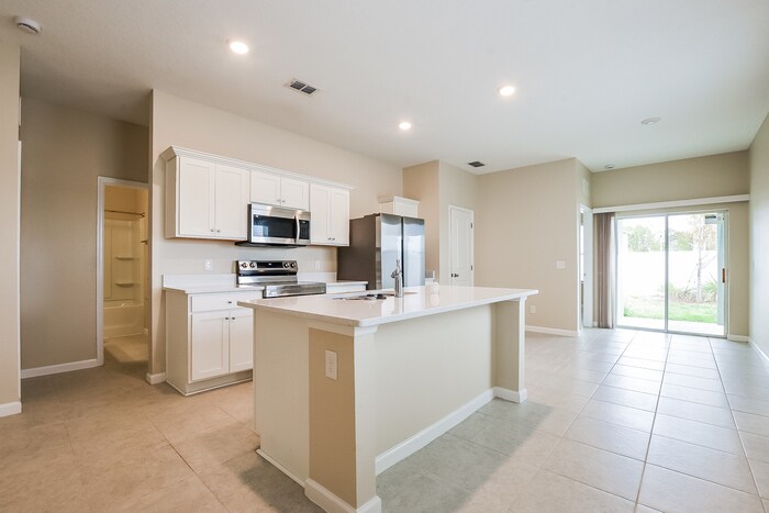 Building Photo - 2600 Island Walk Dr