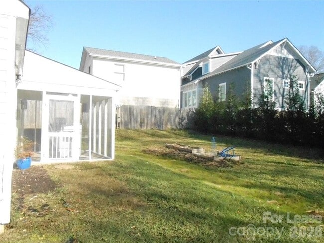 Building Photo - 428 Beaty St