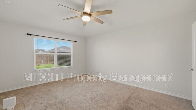 Building Photo - 221 Tule Canyons