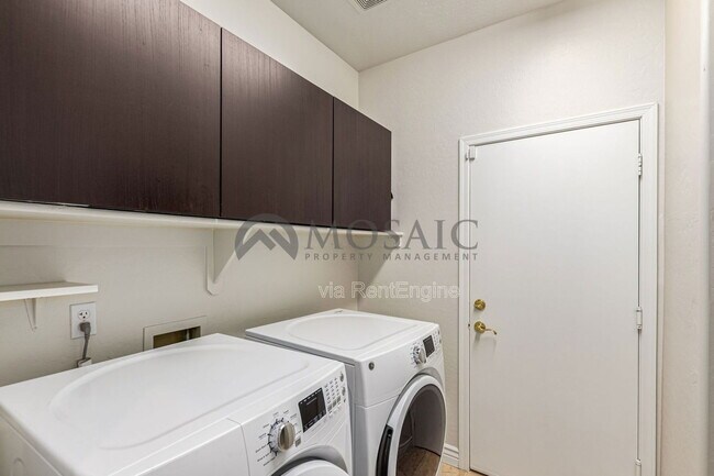 Building Photo - 745 W Citrus Way