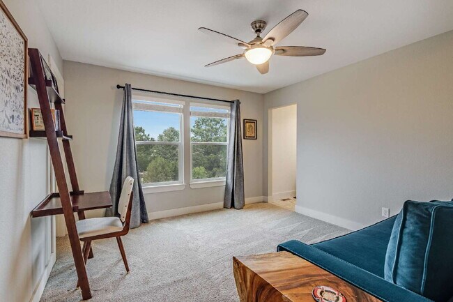 Building Photo - Beautiful mountain views from a Gold Hill Mesa corner lot with a hot tub!