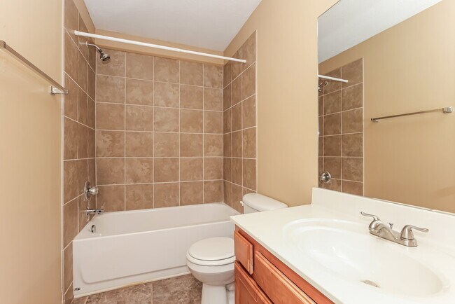 Building Photo - 1321 E Nir Shreibman