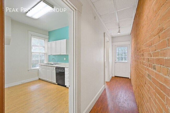Building Photo - 30 E Hollister St