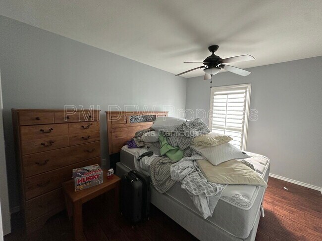 Building Photo - 417 Sandy Knoll Dr