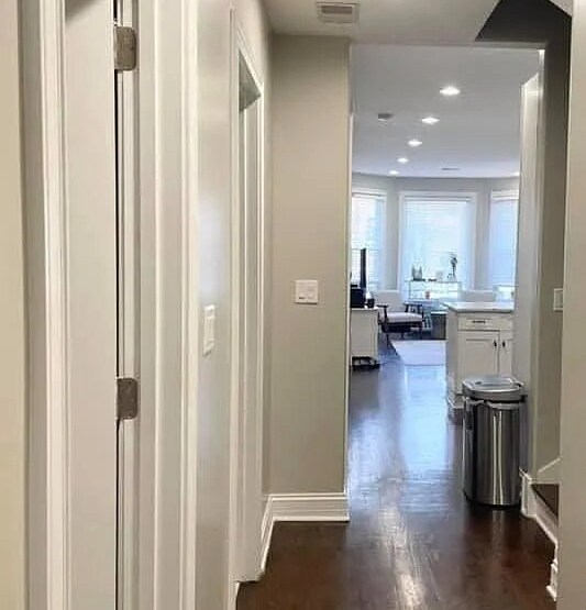 Building Photo - 2736 N Wilton Ave