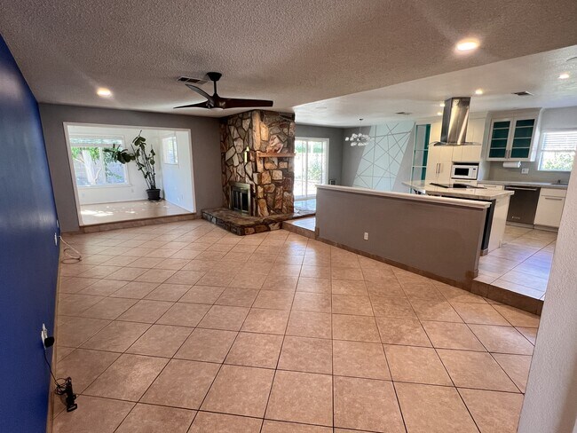 Building Photo - 7505 Pinedale Ave