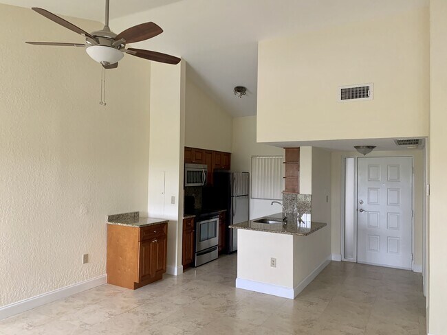 Primary Photo - 2841 N Oakland Forest Dr