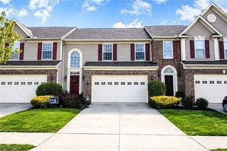 Building Photo - 4977 Lake View Dr