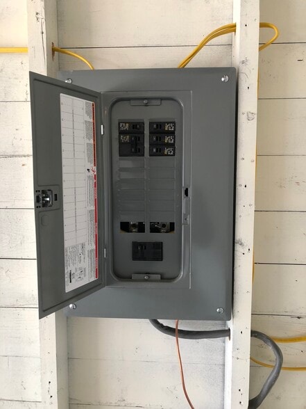 Building Photo - 324 W Lima St