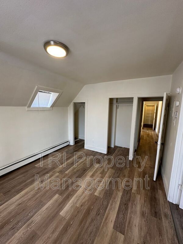 Building Photo - 1615 8th Ave