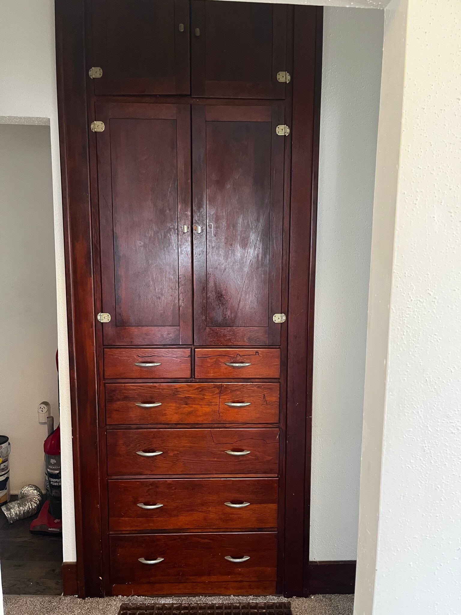 Built In Cabinet - 912 Iowa St