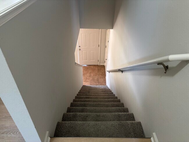 Building Photo - 4012 Snowy Owl Dr