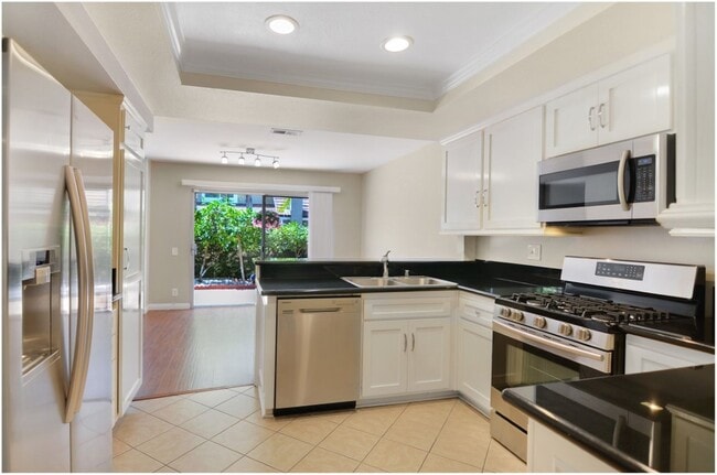 Building Photo - SPECTACULAR WOODBRIDGE HOME!!!