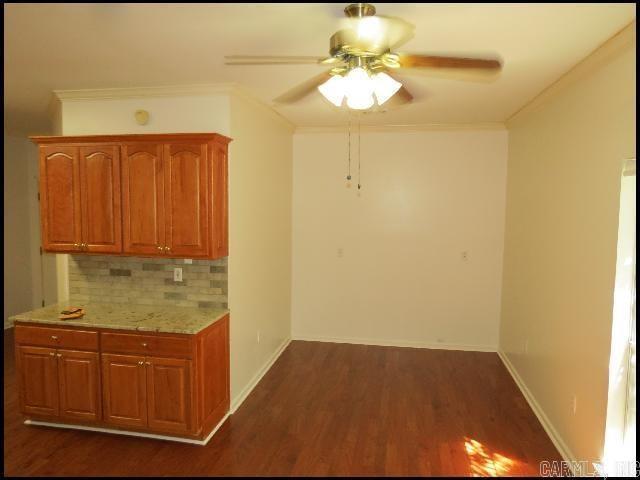 Building Photo - 5 Robyn Ln