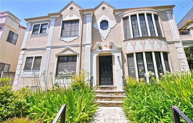 Building Photo - 147 S Crescent Dr