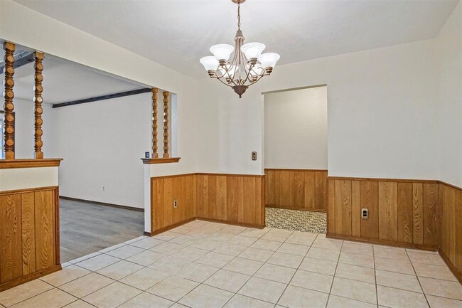 Building Photo - 1125 N Patterson Dr