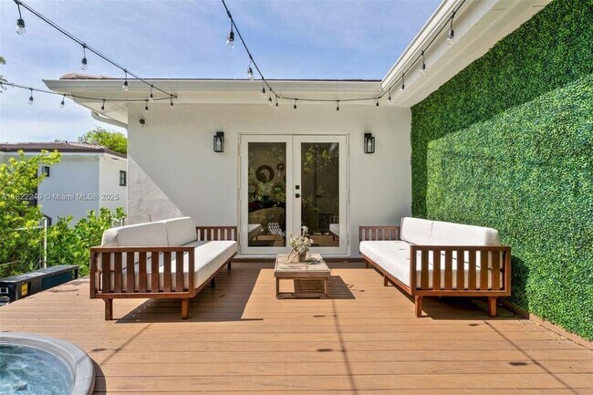 Building Photo - 45 Palermo Ave