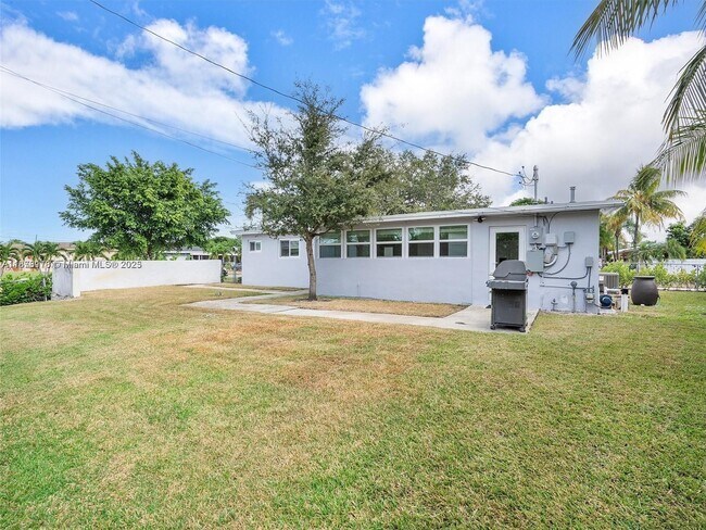 Building Photo - 17320 NW 80th Ave