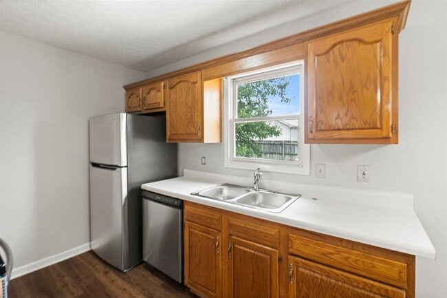 Building Photo - 1204 Derek Dr